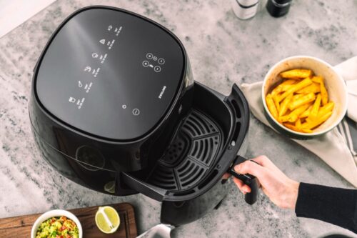 Kleingeräte in Schwarz werden immer beliebter, so wie dieser „Air Fryer“ von Zwilling. 