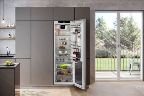 Liebherrs Einbau-Kühlschränke bieten umfassende Funktionen für sichere Lebensmittellagerung und praktischen Nutzen im Alltag. Mit einer breiten Palette von Nischenhöhen von 88 bis 194 cm ermöglicht Liebherr, dass jeder von den fortschrittlichen Kühl-Technologien profitieren kann.