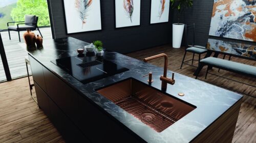 Die Metallic-Farben der Spüle Mythos Masterpiece von Franke verleihen
der Küche einen künstlerisch eleganten Look, etwa in einem warmen Kupferton.